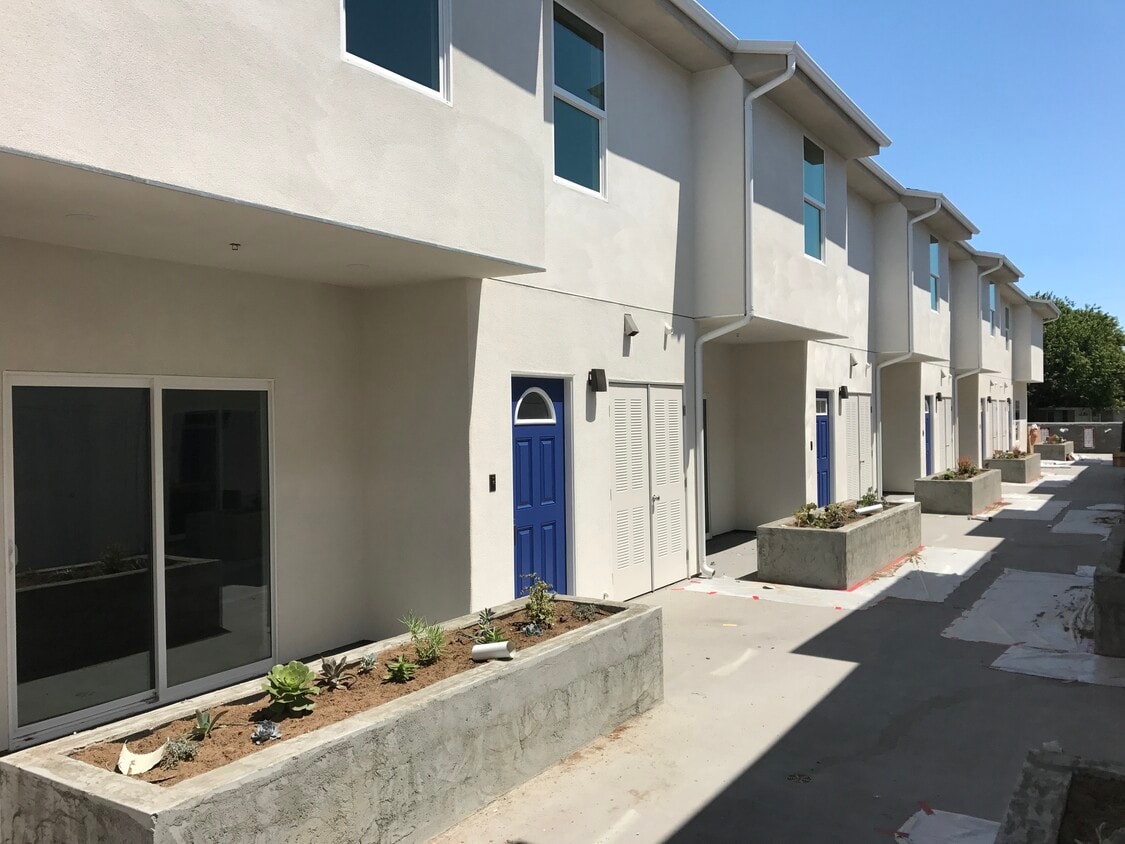 2225 241st St, Lomita, CA 90717 Townhome Rentals in Lomita CA