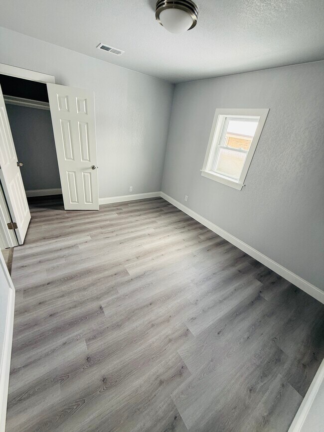 Foto del edificio - 1713 Maple St