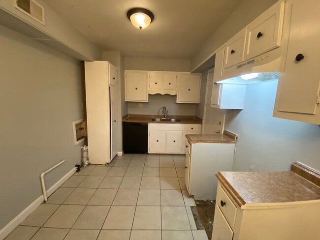 Photo - 2970 Chaucer Ln House