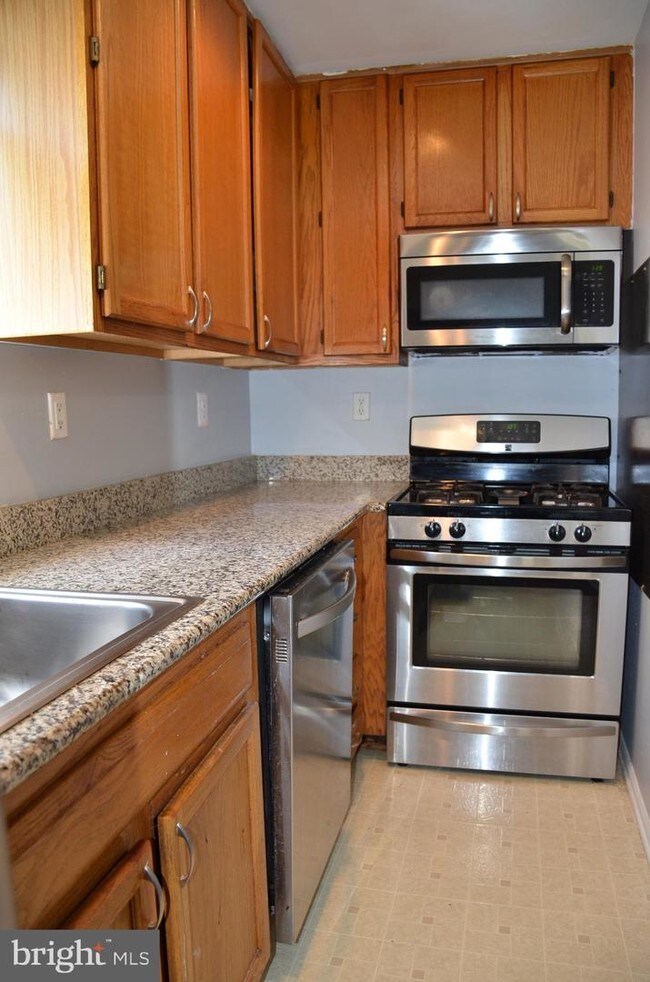 Building Photo - 4401 Birchwood Ct