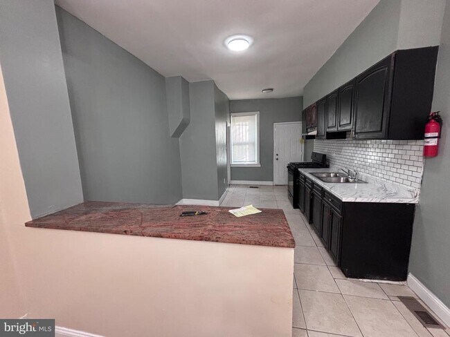 Foto del edificio - 1812 S 57th St