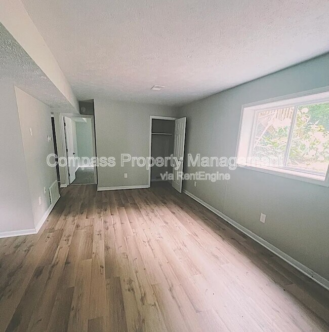 Foto del edificio - 3622 Douglas Ave