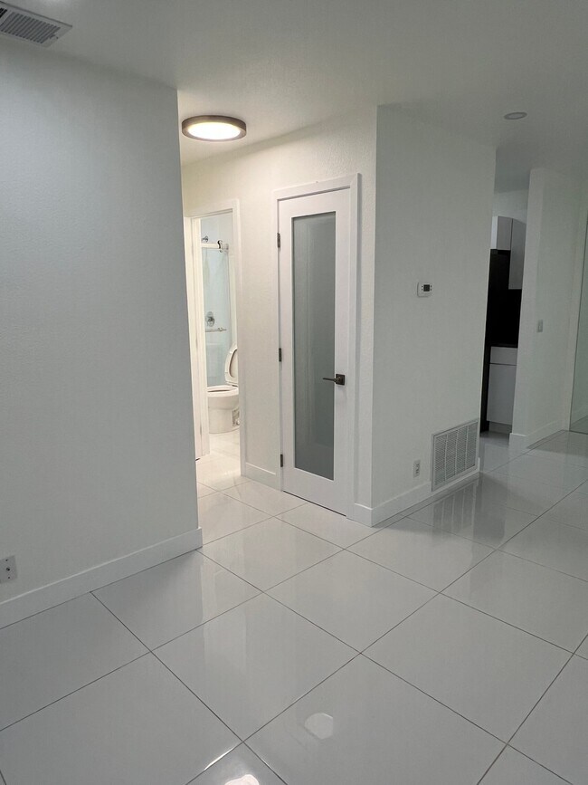 Foto del edificio - 420 N Villa Ct