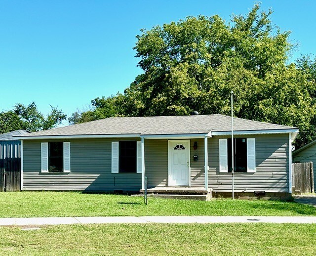 Foto principal - 521 W Locust St