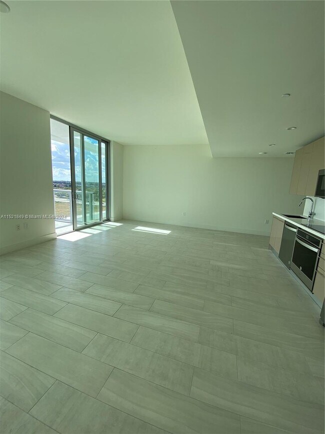 Building Photo - 2000 Metropica Wy