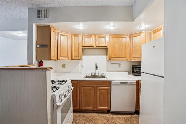 Building Photo - 1245 13th St NW