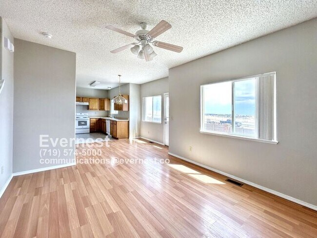 Foto del edificio - 1767 Woodpark Dr