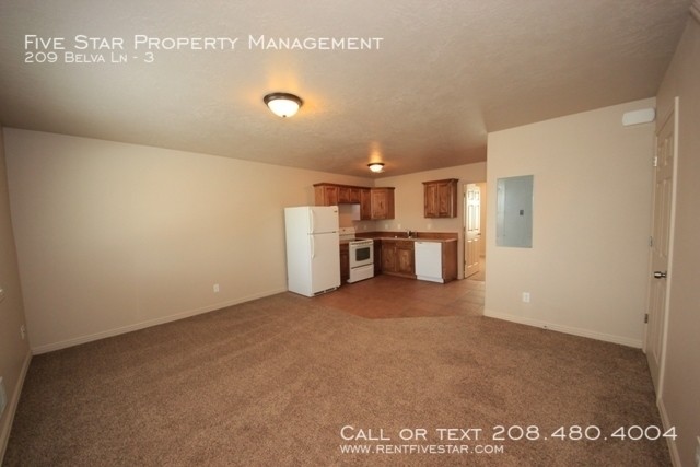 Building Photo - 209 Belva Ln