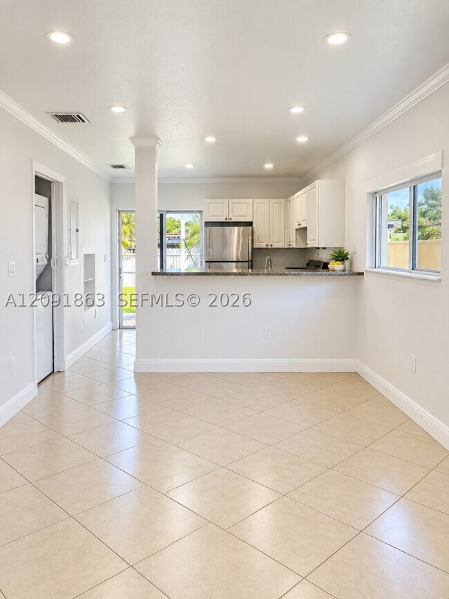 Foto del edificio - 5945 NW 38th St