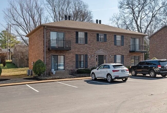 Building Photo - 5813 Brentwood Trace