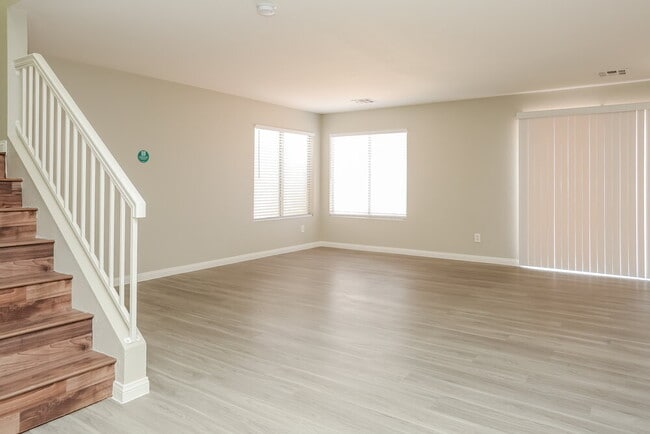 Foto del edificio - 8620 Hidden Pines Ave