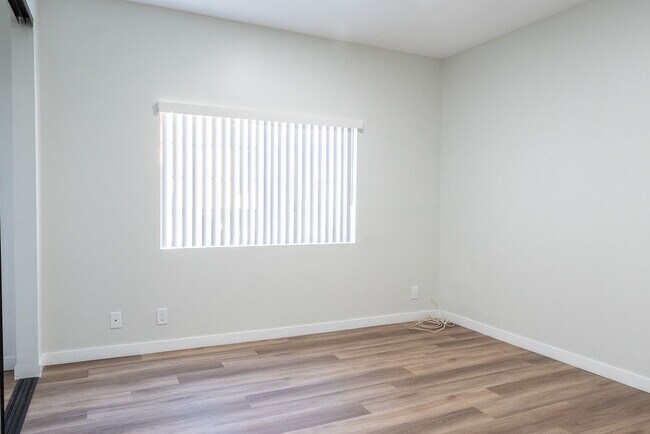 Interior Photo - 1620 South Bentley Ave