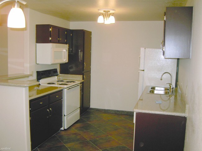 Building Photo - 5241 Lindell Rd
