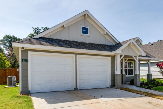 Building Photo - Beautiful home!