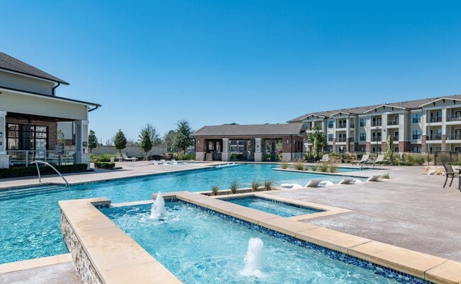 Building Photo - Falcon at Grand Harbor