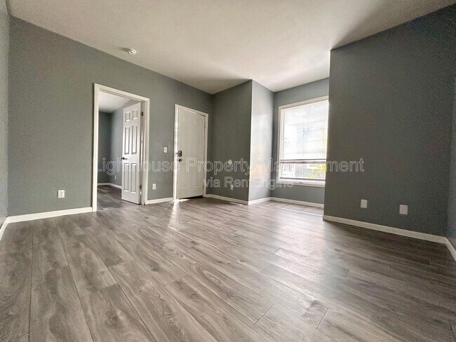 Foto del edificio - 1461 Leahy St