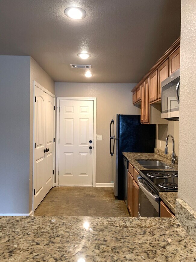 Foto del edificio - "Charming 2-Bedroom Gem with Granite Touches in Jonesboro!"