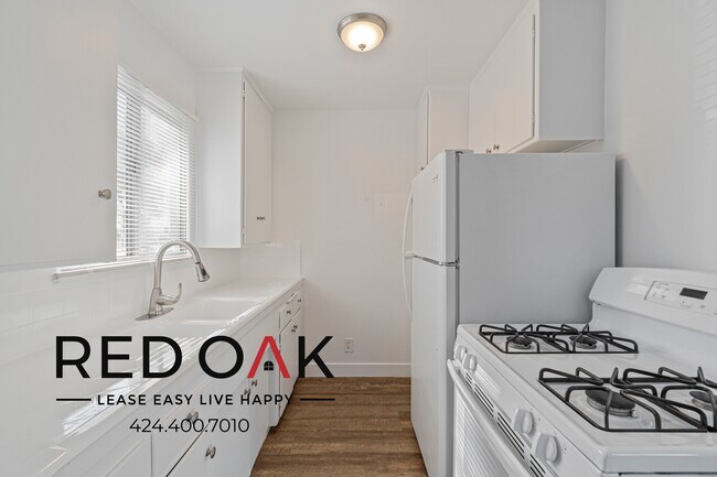 Foto del edificio - ~2 Weeks FREE~ Spacious Studio Featuring a...