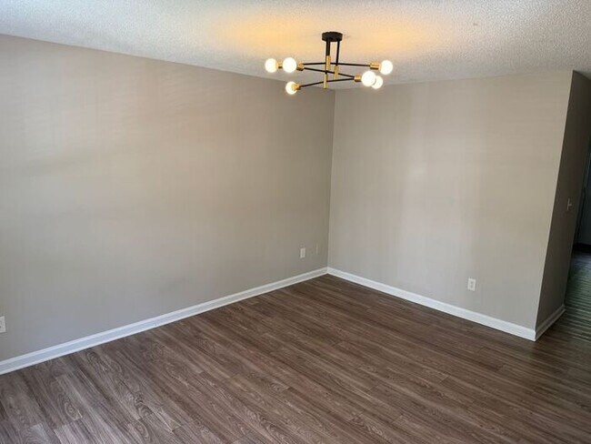 Foto del edificio - End of Summer M/I Special on Renovated 2-bedroom townhome in Kannapolis
