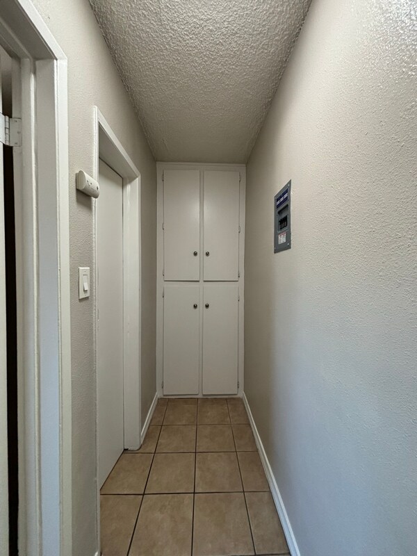 Foto del edificio - 518 N Anna Dr