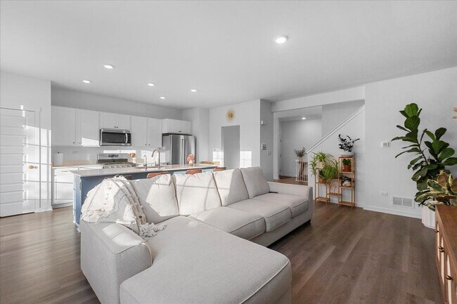 Foto del edificio - 271 Charlestowne Lakes Dr