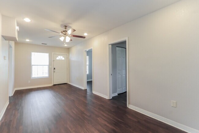 Foto del edificio - 606 N Vermont St