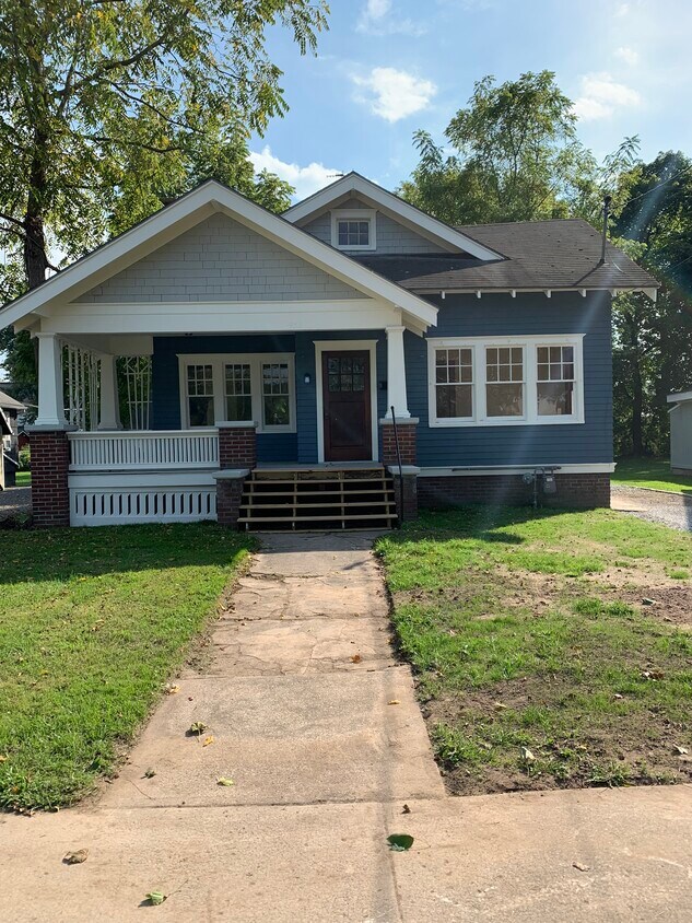 Primary Photo - 436 W Miller St