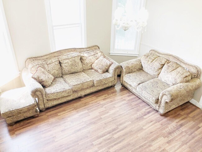 Building Photo - 651 Magnolia Ave E