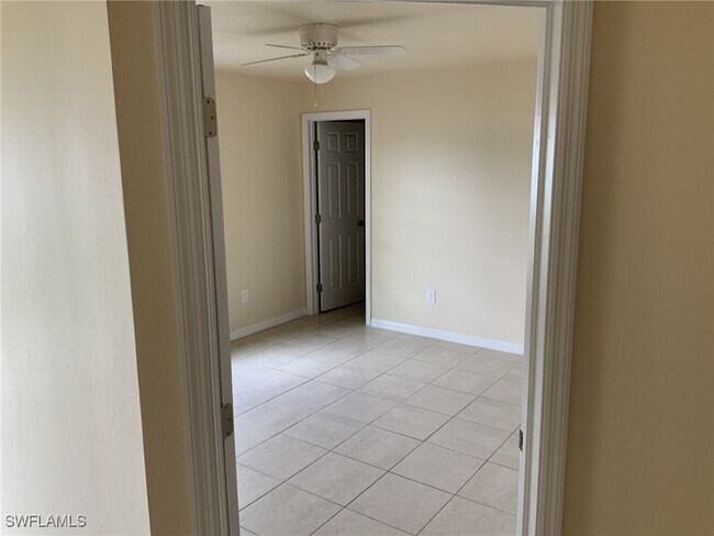 Foto del edificio - 542 SE 6th Pl