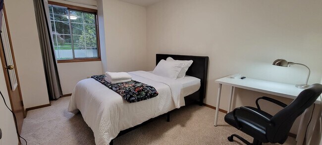 Foto del edificio - 19925 Wallingford Ave N