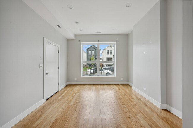 Building Photo - 2526 W Lexington St