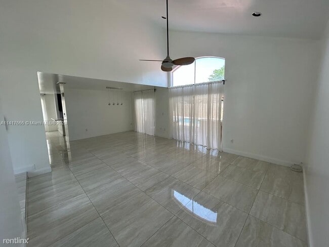 Building Photo - 4 br, 2.5 bath House - 13405 SW 144th Ter