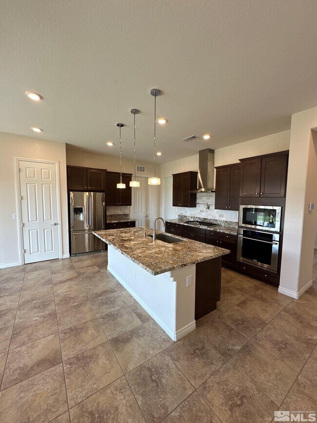 Building Photo - 8370 Simsbury Dr