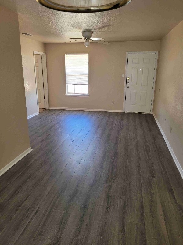 5710 Redstone Dr Unit D, Killeen, TX 76543 Room for Rent in Killeen