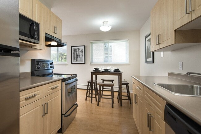 Kitchen - 1030 Brazier Street