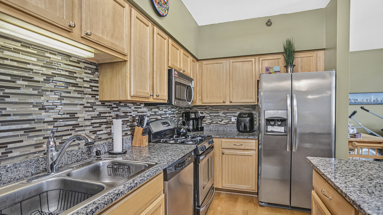 Foto principal - 1134 W Granville Ave