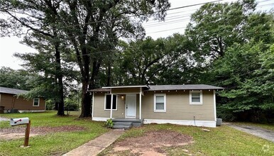 Building Photo - 905 Pansy Ct