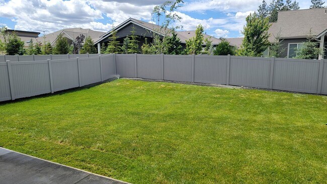 Foto del edificio - Brand New 3-Bedroom Home In Eagle Ridge