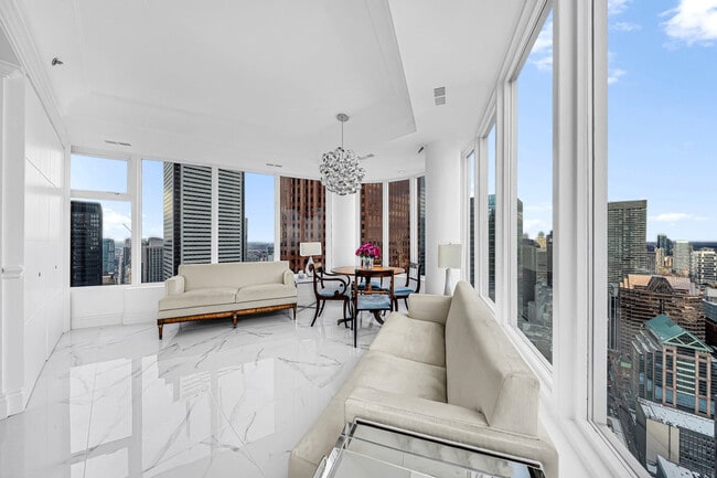 Building Photo - 1 King St W