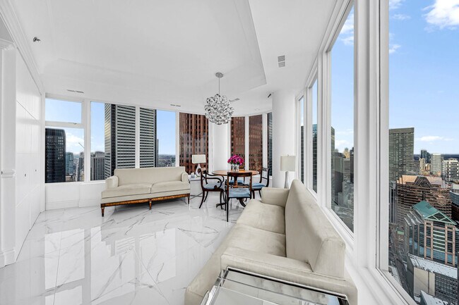 Photo du bâtiment - 1 King St W