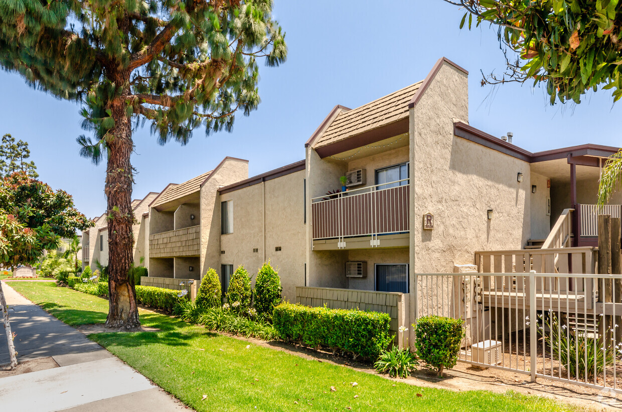 Sturbridge Village Apartments - Apartments in Fullerton, CA | Westside ...