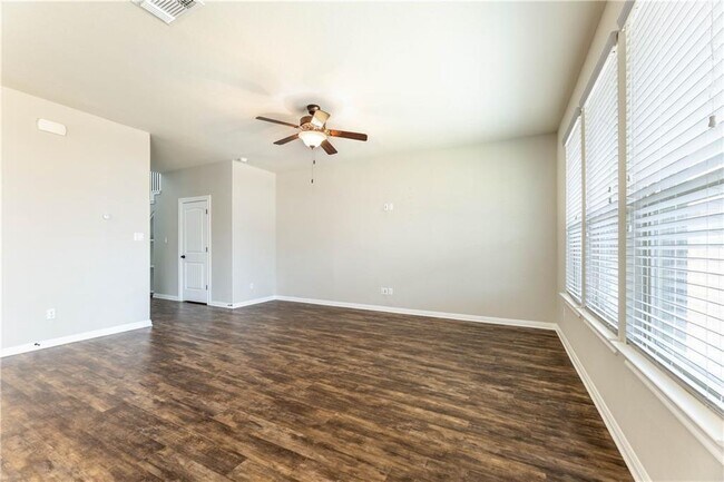 Foto del edificio - 5413 Traviston Dr