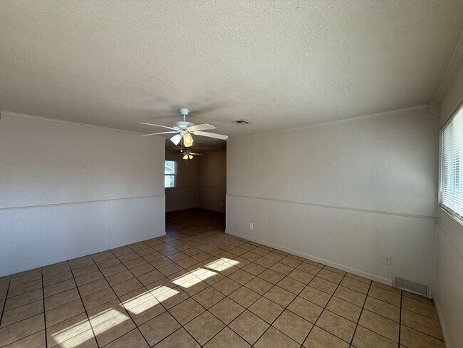 Building Photo - REDUCED RENT!! AVAILABLE NOW!! Lovely 4-bedroom home in South OKC!