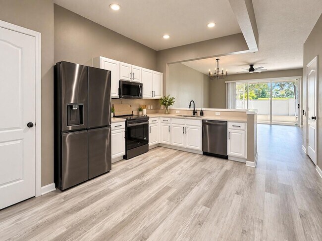 Foto del edificio - 5032 Pond Ridge Dr