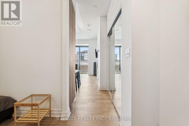 Building Photo - 510-510 ROUGE VALLEY Dr
