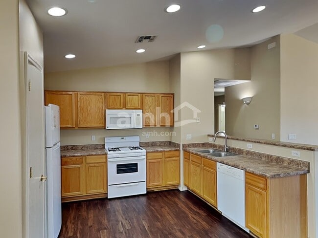 Foto del edificio - 3713 W Avenida Fria