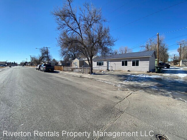 Foto del edificio - 3 br, 1 bath House - 608 N 12th St. E