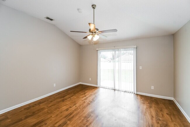 Foto del edificio - 2600 Creek Ridge Dr