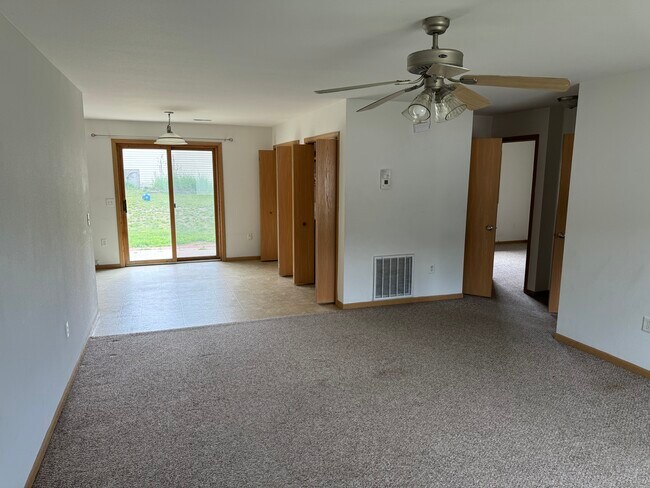 Building Photo - 2340 Doris Rd