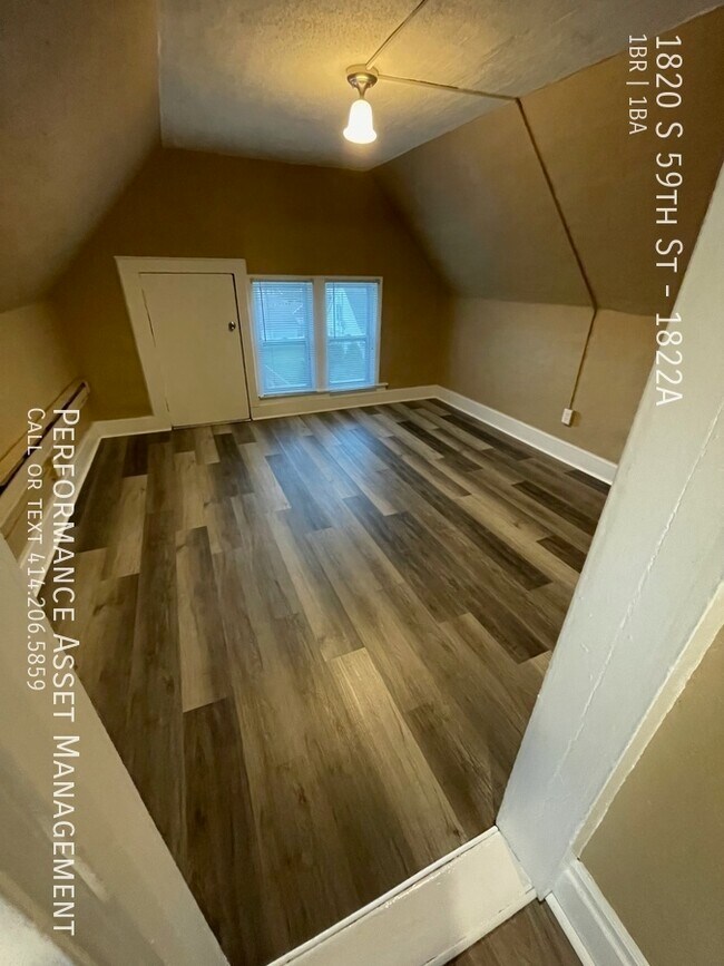 Foto del edificio - Cozy 1 Bed 1 Bath in West Allis